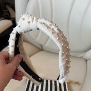 Lele Sadoughi White Pearl Embellished Headband